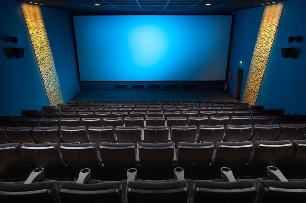 映画館で寒い時の対策は？