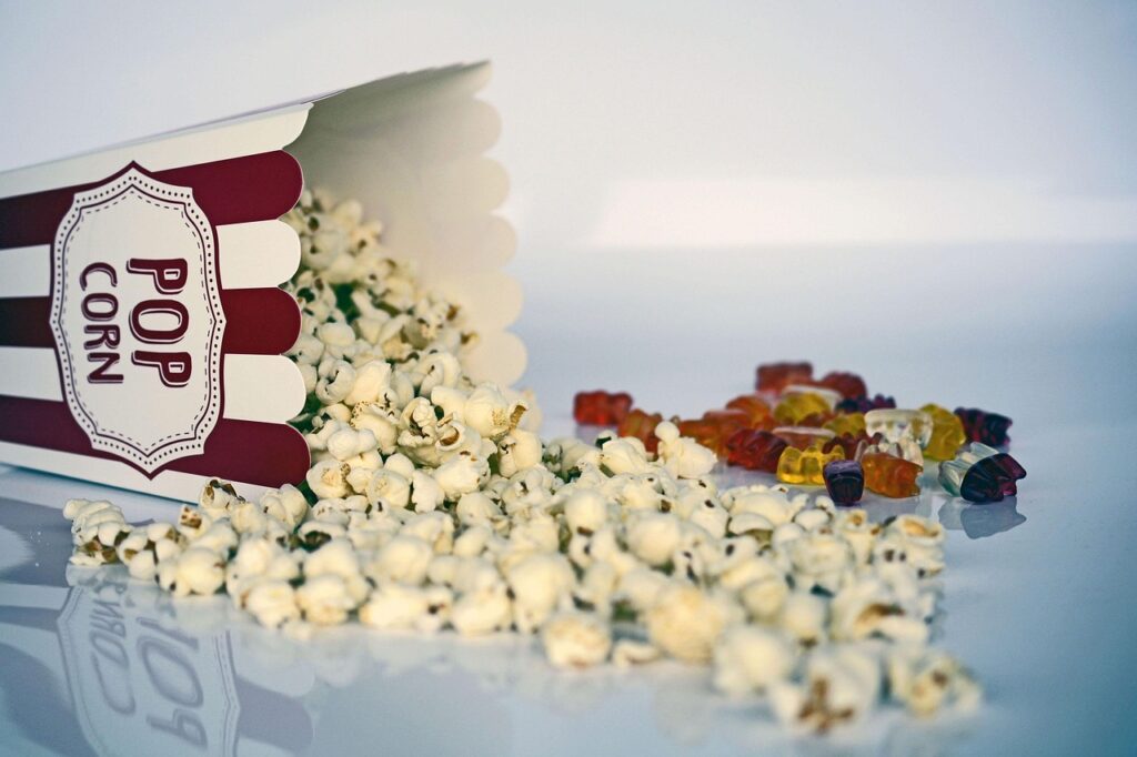 映画館寒いと感じる理由と対策は？