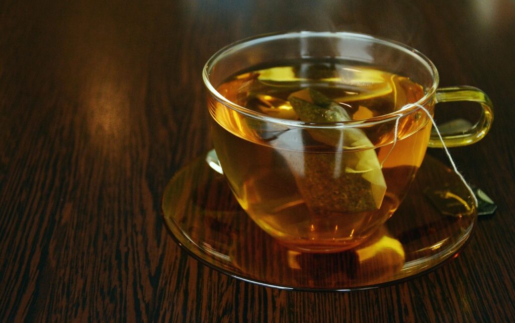 ルイボスティーを夏に飲むことで期待できる効果は？