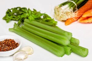夏野菜を使った簡単スープのレシピは？