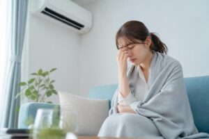 スカーフの首巻き方を夏に楽しむためのスタイリングアイデアは？